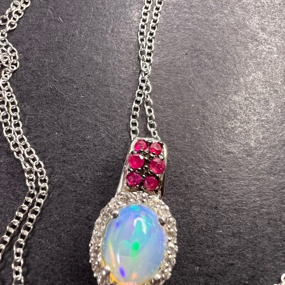 Ethiopian opal, ruby and zircon pendant and chain in platinum over sterling - Picture 7 of 14